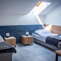 Port Jeziorki Pokoje