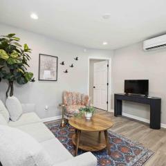 Heart of Houston • Walk to the Heights & More!