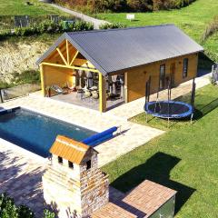 Holiday House Novus