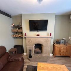 4-Bed Family or Group Home in Glossop