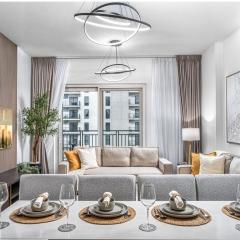DVH Luxe Retreats 1BR Yas Island near Ferrari World & Mall