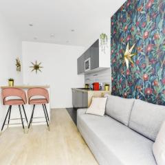 5mn from métro souplex near Montmartre