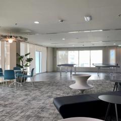 Elegant 1bd High Floor Stunning View Fourmla 1