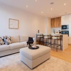 Urban Terrace & Stylish Living Spaces by HostWise