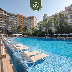 3BR Condo in the Krystal Grand Hotel - Beach