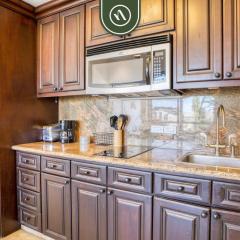 Beachfront Condo with Amazing View to the Sea