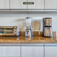 Luxurious 3BR Condo Right Next to the Beach - King