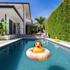 Elegant Villa With Pool & Jacuzzi