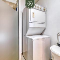 Cozy Beachfront Studio - Beach Club - Pools