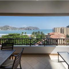 Condo 501 - 2bdrm Beach front condo, AC, views right in town!