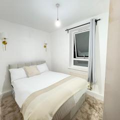 Serene River View 2bed near Canary Wharf O2 Excel