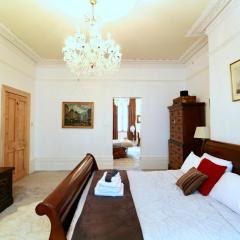 Seafront Luxury Super King Suites Villa parking