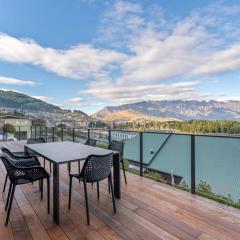 Lakeview Gem NEW Walk To Town Sleeps 6