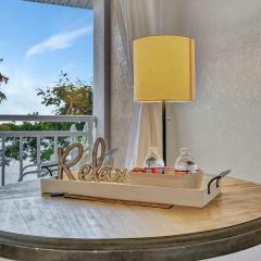 Sunset Suite Heated Pool Tennis & Gym Balcony