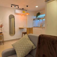 Studio with Independent Entrance