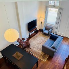 42 Lilys Central Heritage Westend