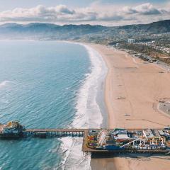 Cozy loft in heart of Santa Monica FREE Parking