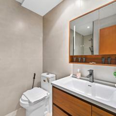 Spacious modern 2 Bed and Maids I Sleeps 7