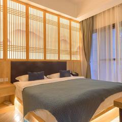 Heinemann Hotel courtyard or terrace king room A108 with a jacuzzi and a local