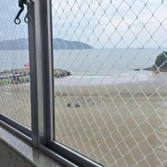 Aqui é pé na areia