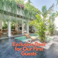 Tropical 3BR Villa with Pool and Rooftop Near Pererenan