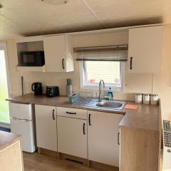 Lovely 6 Berth Caravan At Seawick Holiday Park, Essex Ref 27005Mv