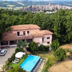 Villa with Garden near Rome for Groups & Families