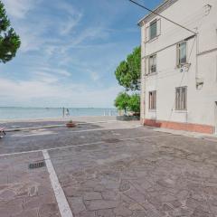 Lagoon View - 12 min to the Train Station