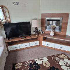 Caravan by the Sea 640