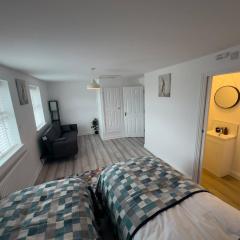 Light House Sleeps 10