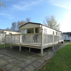 Delightful Caravan With A Lake View At Southview Holiday Park Ref 33026Cl