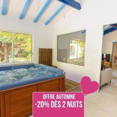 Escapade romantique - Idéal couples et petites familles - Jacuzzi privatif - 15min Parc Spirou - Nocturnes les 25, 30, 31 octobre et le 1er novembre - Jardin - 15min Avignon - Parking privé gratuit - Charme provençal