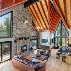 Luxury Whistler 6BR Chalet, Hot Tub and Music Loft