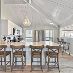 Canal Front Bungalow with Screened Patio and Kayaks