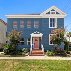 Historic chic and modern home blocks from the famous Strand