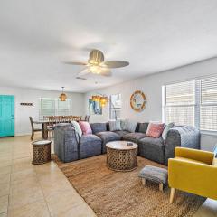 Bungalow with guest house and cozy yard just a short walk to the Seawall