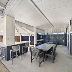 Beach Cottage with Soaking Pool and Outdoor Oasis