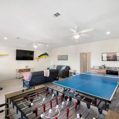 Huge Home With Game Room, Large Deck and Bunk Room