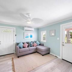 Cute and cozy beach bungalow near the seawall