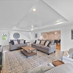 Tranquil Home with Private, Texas-Shaped Pool