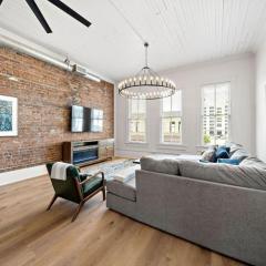 Spacious Loft, Close to The Strand, Port, and Beach