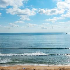 New listing! Direct oceanfront condo with private balcony overlooking the pool and beach