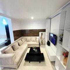 Cozy 1-BDR - Free Wi-Fi & Mins DRV to Airport