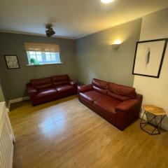 The Tudor Escape Stylish City Centre 3 Bed