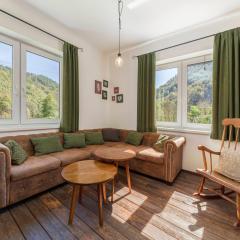doLodge homestead in the Kolpa River canyon