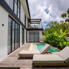 The Barn Uluwatu Modern 2BR Villa in Bingin with View & Hot Tub