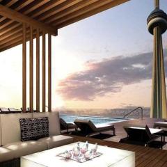 Modern Suites by CN Tower