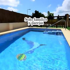 Chalet con piscina privada solo familias y parejas