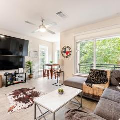 Prime Riverwalk Condo Great Views Pool Downtown