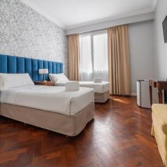 HOTEL REGIS